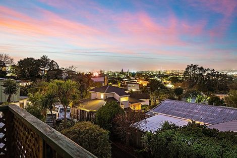 Photo of property in 2/10b Eastglen Road, Glen Eden, Auckland, 0602