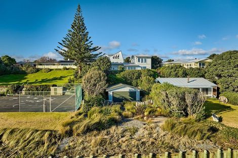 Photo of property in 18 Arawa Street, Raumati Beach, Paraparaumu, 5032