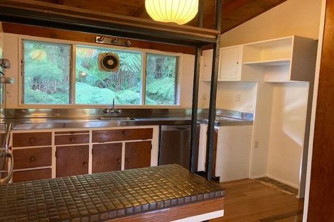 Photo of property in 202 Konini Road, Titirangi, Auckland, 0604