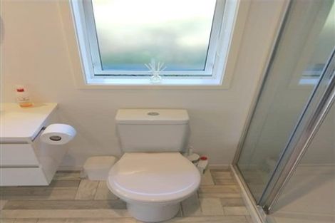 Photo of property in 54e Birkdale Road, Birkdale, Auckland, 0626