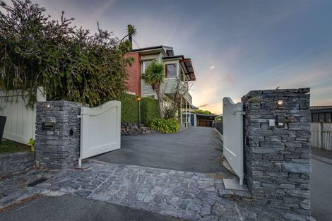 Photo of property in 108 Moncks Spur Road, Redcliffs, Christchurch, 8081