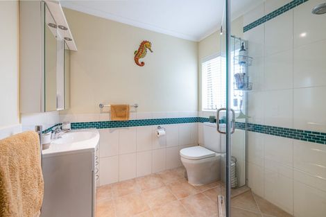 Photo of property in 56 Highfields Terrace, Henderson, Auckland, 0612