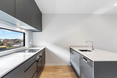 Photo of property in 3/805 Riddell Road, Saint Heliers, Auckland, 1071