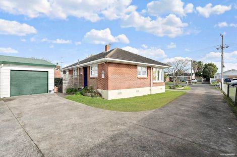 Photo of property in 1/27 Buckingham Crescent, Manukau, Auckland, 2025