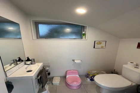 Photo of property in 28a Yeovil Road, Te Atatu Peninsula, Auckland, 0610