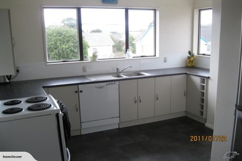 Photo of property in 15a Craddock Street, Waterloo, Lower Hutt, 5011