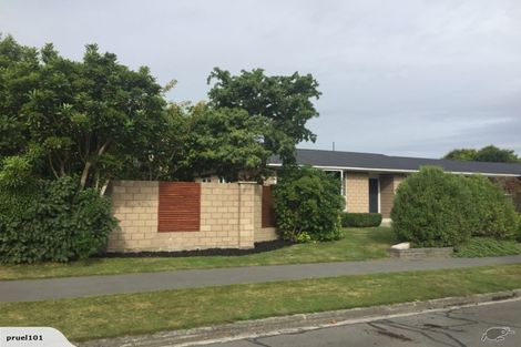 Photo of property in 6 Canberra Place, Redwood, Christchurch, 8051