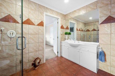 Photo of property in 9 Napa Court, Shamrock Park, Auckland, 2016