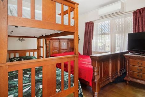 Photo of property in 1/4 Roseburn Place, Pakuranga, Auckland, 2010