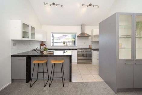 Photo of property in 2/11 Mclellan Place, Ilam, Christchurch, 8041