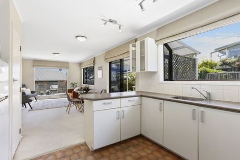 Photo of property in 2/56 Ridgemount Rise, Mangere Bridge, Auckland, 2022