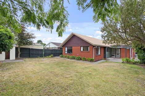 Photo of property in 240 Queenspark Drive, Parklands, Christchurch, 8083