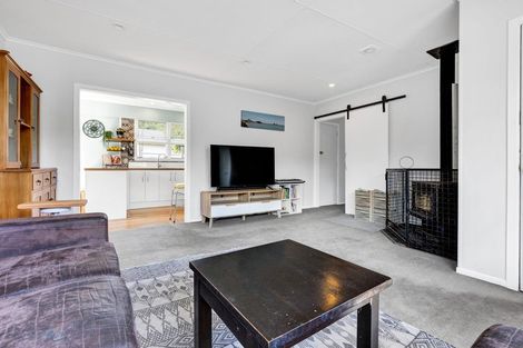 Photo of property in 28 Old South Road, Okato, 4335