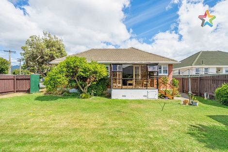 Photo of property in 1 Craig Grove, Elderslea, Upper Hutt, 5018