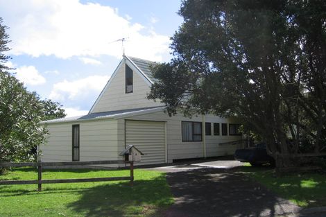 Photo of property in 2 Du Fresne Place, Russell, 0202