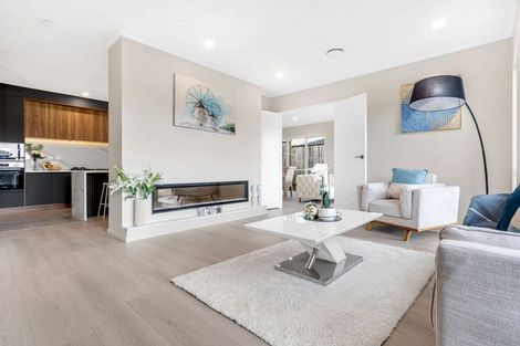 Photo of property in 18 Bushfield Drive, Flat Bush, Auckland, 2019