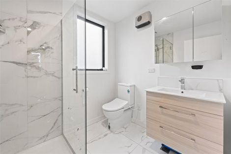 Photo of property in 6/83 Vodanovich Road, Te Atatu South, Auckland, 0610