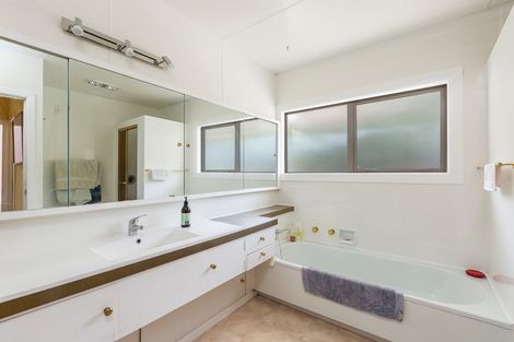 Photo of property in 29 Gibbs Crescent, Red Hill, Papakura, 2110