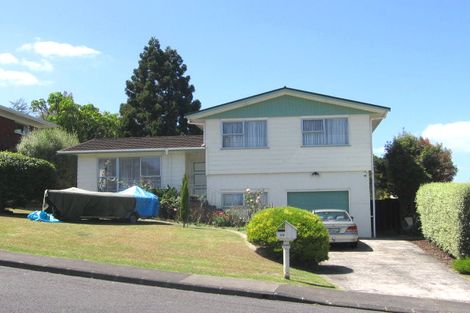 Photo of property in 34 Easton Park Parade, Glenfield, Auckland, 0629