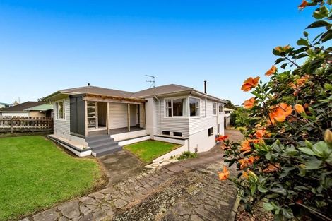 Photo of property in 92 South Road, Blagdon, New Plymouth, 4310