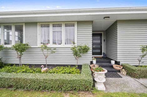 Photo of property in 28 Grenville Street, Marfell, New Plymouth, 4310