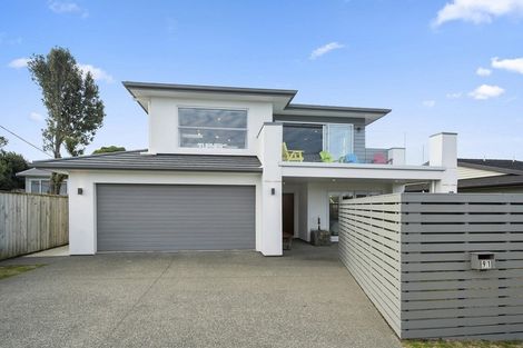 Photo of property in 91 Seaview Road, Paraparaumu Beach, Paraparaumu, 5032