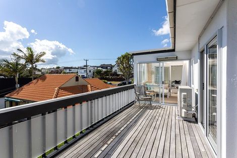 Photo of property in 1/23 Hart Road, Hauraki, Auckland, 0622