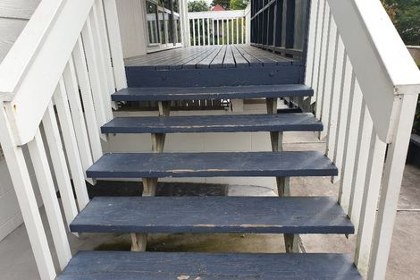 Photo of property in 34 Kemp Road, Massey, Auckland, 0614