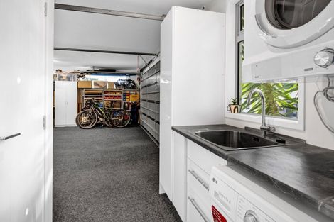 Photo of property in 8 Bright Way, Lower Vogeltown, New Plymouth, 4310