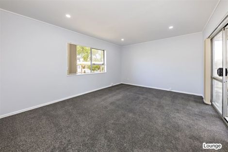 Photo of property in 2/20 Darnell Crescent, Clover Park, Auckland, 2019