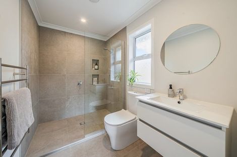 Photo of property in 15 Rewarewa Way, Timberlea, Upper Hutt, 5018