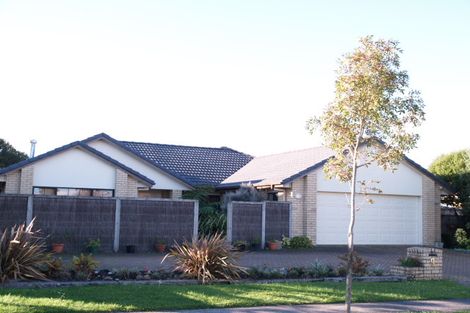 Photo of property in 9 Montecito Place, Golflands, Auckland, 2013