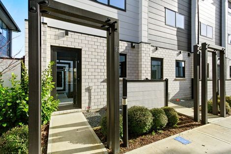 Photo of property in 4/182 Cambridge Terrace, Fairfield, Lower Hutt, 5011