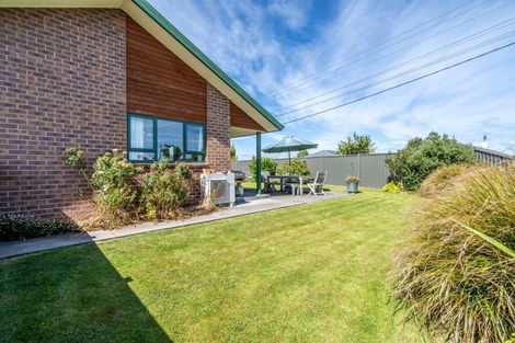 Photo of property in 15 Union Street, Winton, 9720