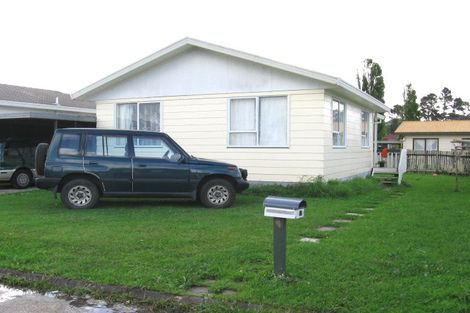 Photo of property in 2/227 Waitemata Drive, Ranui, Auckland, 0612