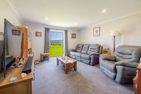 Photo of property in 3 Chamberry Drive, Waipukurau, 4282