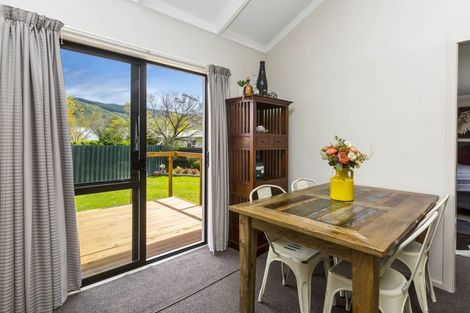 Photo of property in 7 Moonstone Grove, Birchville, Upper Hutt, 5018