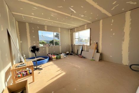 Photo of property in 33 Main Road, Owaka, 9535