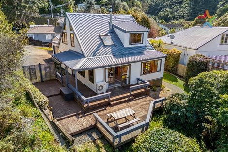 Photo of property in 19a Miromiro Road, Normandale, Lower Hutt, 5010