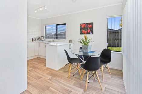 Photo of property in 8 Colt Place, Randwick Park, Auckland, 2105