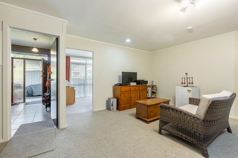 Photo of property in 29 Gibbs Crescent, Red Hill, Papakura, 2110