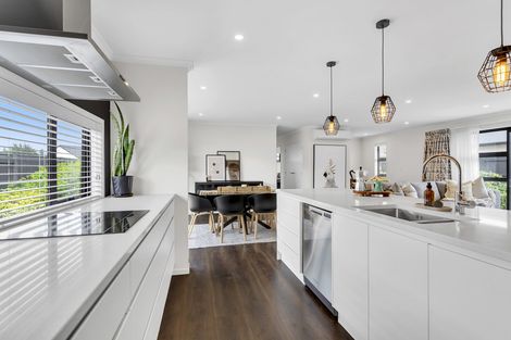 Photo of property in 15 Maple Grove, Kingston, Wellington, 6021