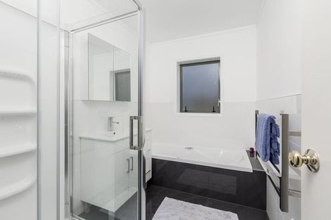 Photo of property in 2/287 Vipond Road, Stanmore Bay, Whangaparaoa, 0932