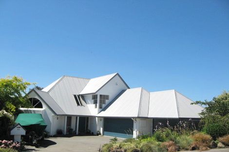 Photo of property in 11 Pentonville Close, Westmorland, Christchurch, 8025