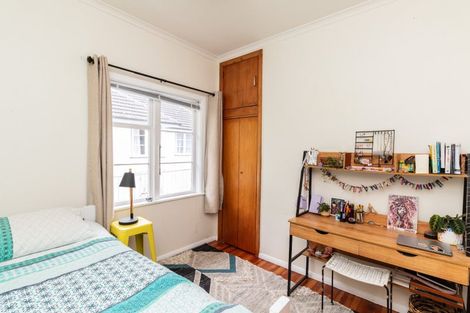 Photo of property in 33 Pinehaven Road, Pinehaven, Upper Hutt, 5019