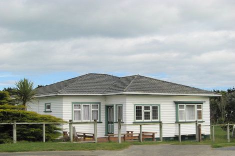 Photo of property in 6 Mavis Avenue, Waikawa Beach, Levin, 5573