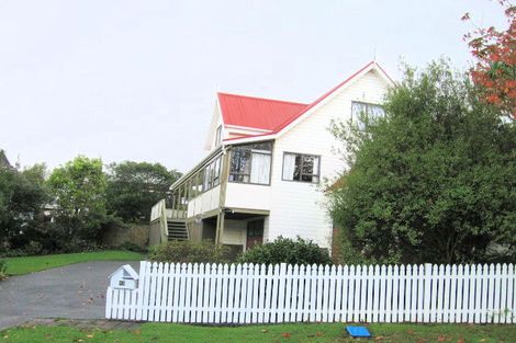 Photo of property in 33 Orinda Close, Botany Downs, Auckland, 2010