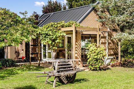 Photo of property in 151 Taupaki Road, Taupaki, Henderson, 0782