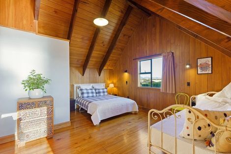 Photo of property in 11 Waiheke Street, Waikanae Beach, Waikanae, 5036