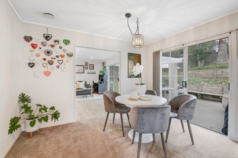 Photo of property in 12 Godwin Court, Unsworth Heights, Auckland, 0632